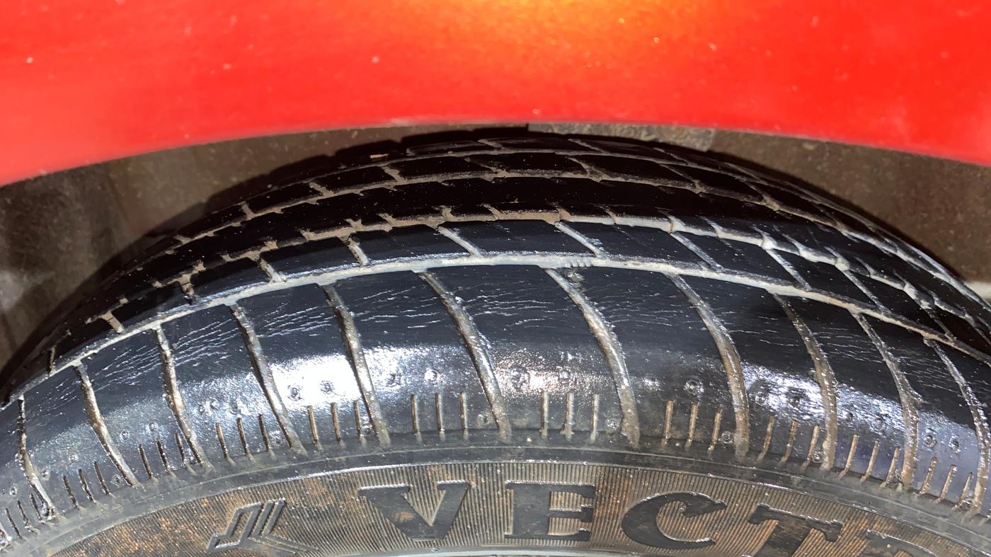 2018 Maruti Celerio ZXI, Petrol, Manual, 13,740 km, Left Front Tyre Tread
