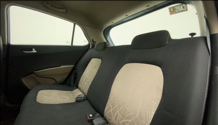 2014 Hyundai Grand i10 SPORTZ 1.2 KAPPA VTVT, Petrol, Manual, 1,25,070 km, Right Side Rear Door Cabin
