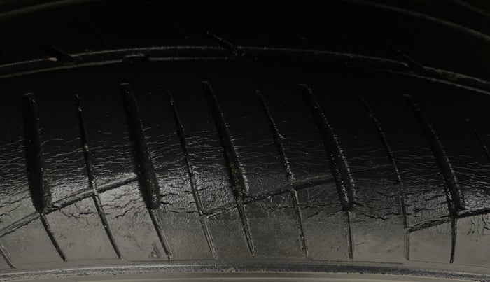 2020 Hyundai Verna SX 1.5 VTVT, Petrol, Manual, 41,861 km, Right Rear Tyre Tread