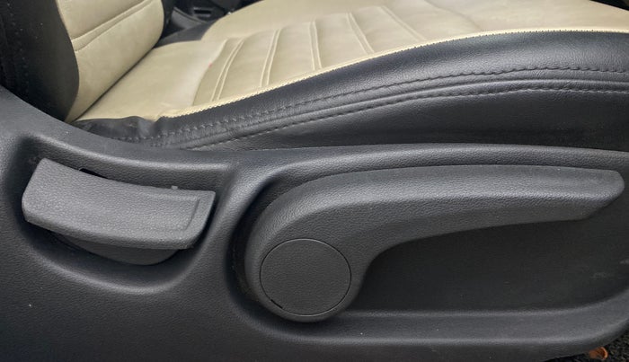 2020 Hyundai Verna SX 1.5 VTVT, Petrol, Manual, 41,861 km, Driver Side Adjustment Panel