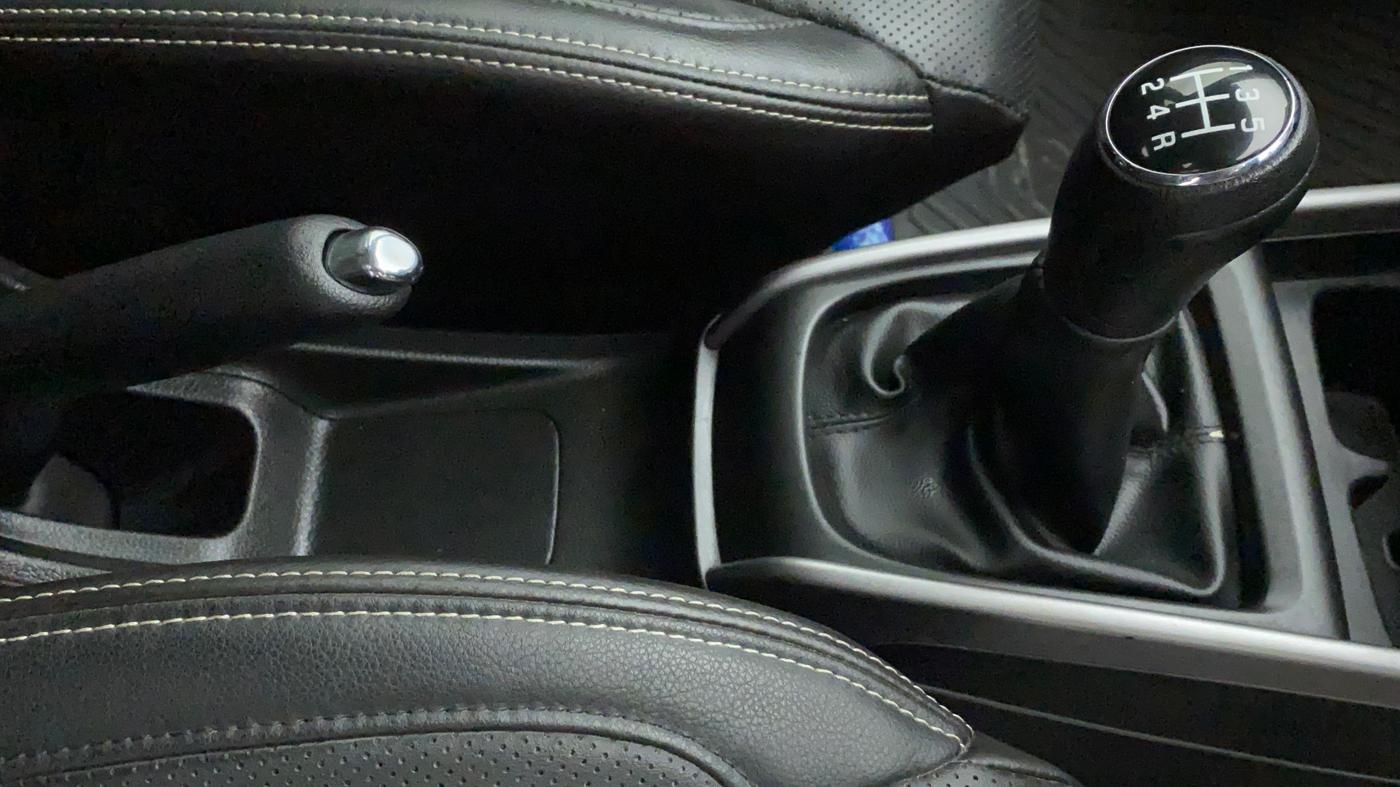 2022 Maruti XL6 ALPHA PLUS MT, Petrol, Manual, 16,422 km, Gear Lever