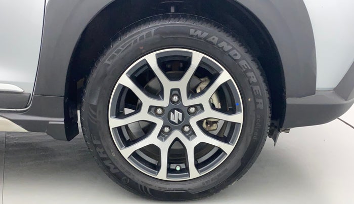 2022 Maruti XL6 ALPHA PLUS MT, Petrol, Manual, 16,422 km, Right Front Wheel