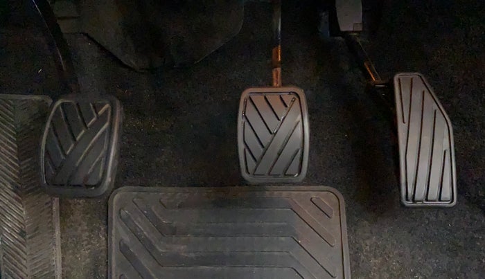 2022 Maruti XL6 ALPHA PLUS MT, Petrol, Manual, 16,422 km, Pedals