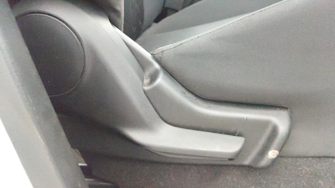 2017 Maruti IGNIS ZETA 1.2, Petrol, Manual, 39,250 km, Driver Side Adjustment Panel