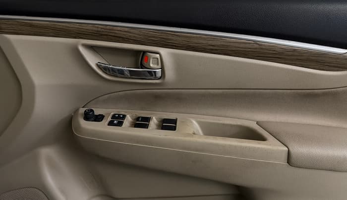 2022 Maruti Ciaz ZETA 1.5 SHVS MT PETROL, Petrol, Manual, 44,304 km, Driver Side Door Panels Control