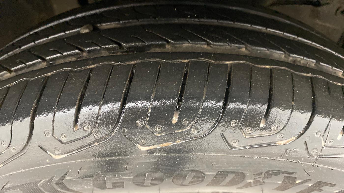 2015 Honda City V MT PETROL, Petrol, Manual, 65,449 km, Right Front Tyre Tread