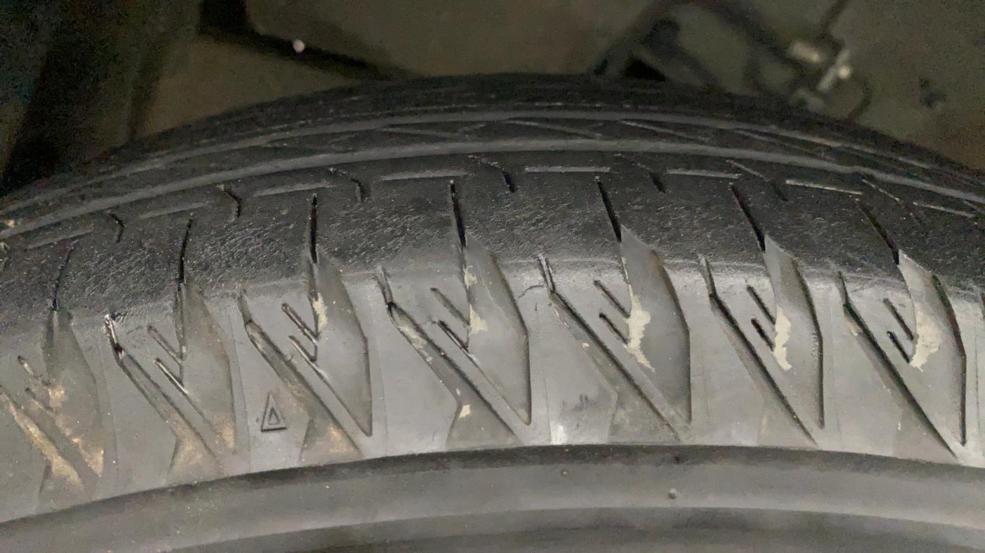 2023 Maruti JIMNY ALPHA ALL GRIP PRO MT, Petrol, Manual, 31,712 km, Left Front Tyre Tread