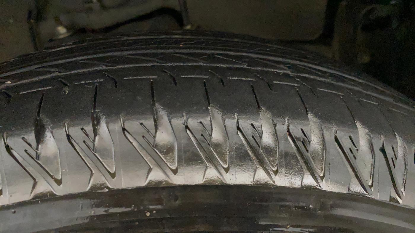 2023 Maruti JIMNY ALPHA ALL GRIP PRO MT, Petrol, Manual, 31,712 km, Right Front Tyre Tread