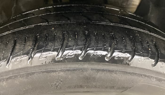 2019 Hyundai Elite i20 ASTA (O) CVT, Petrol, Automatic, 1,03,334 km, Right Front Tyre Tread