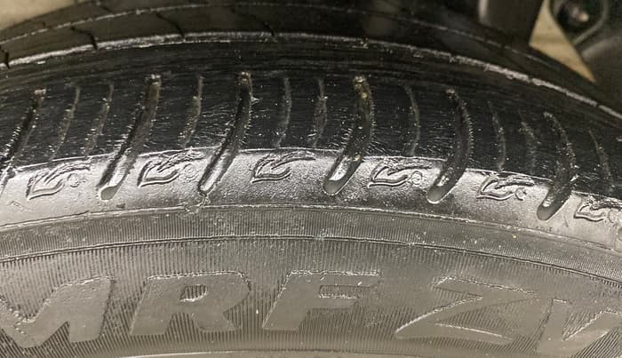 2019 Hyundai Elite i20 ASTA (O) CVT, Petrol, Automatic, 1,03,334 km, Left Rear Tyre Tread