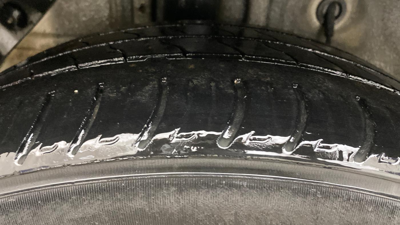 2019 Hyundai Elite i20 ASTA (O) CVT, Petrol, Automatic, 1,03,334 km, Right Rear Tyre Tread