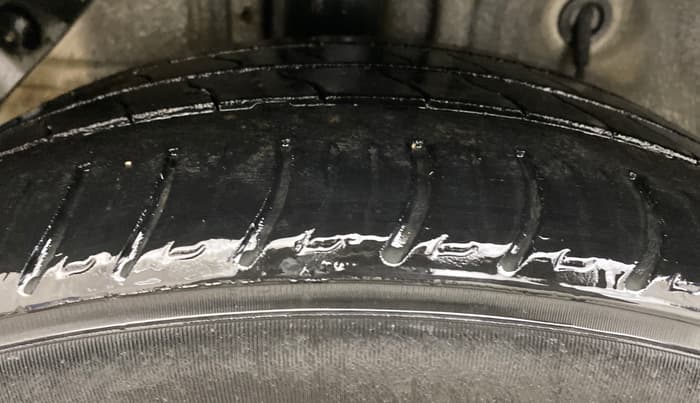 2019 Hyundai Elite i20 ASTA (O) CVT, Petrol, Automatic, 1,03,334 km, Right Rear Tyre Tread