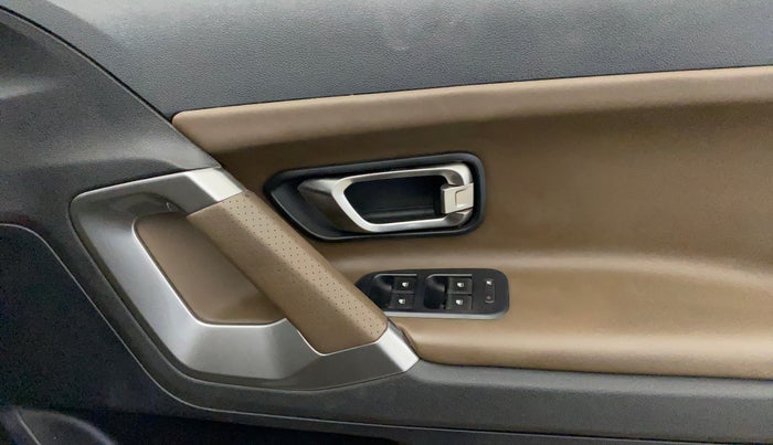 2021 Tata Harrier XZA 2.0L, Diesel, Automatic, 70,593 km, Driver Side Door Panels Control