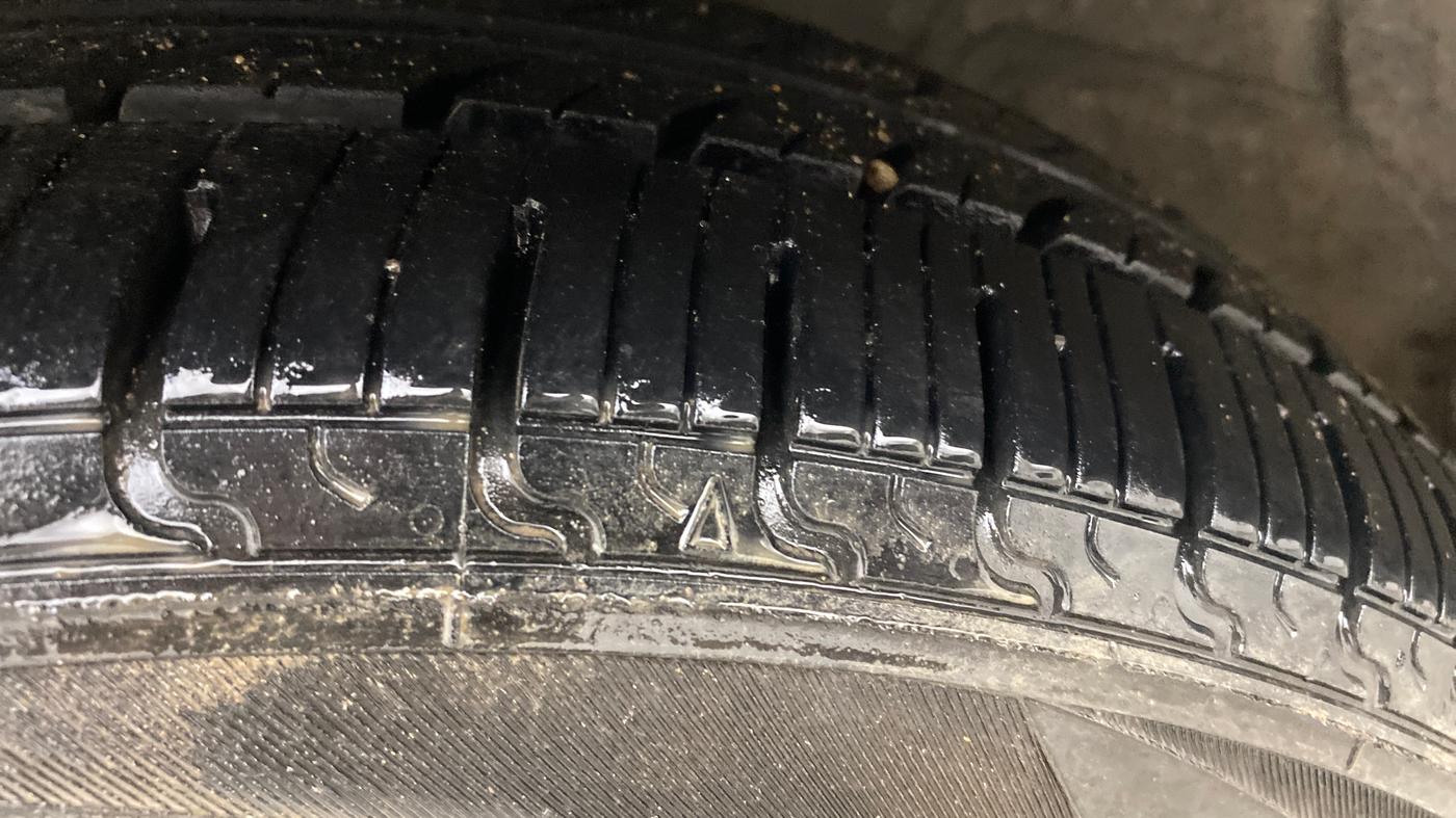 2016 Hyundai Grand i10 MAGNA AT 1.2 KAPPA VTVT, Petrol, Automatic, 71,633 km, Left Front Tyre Tread