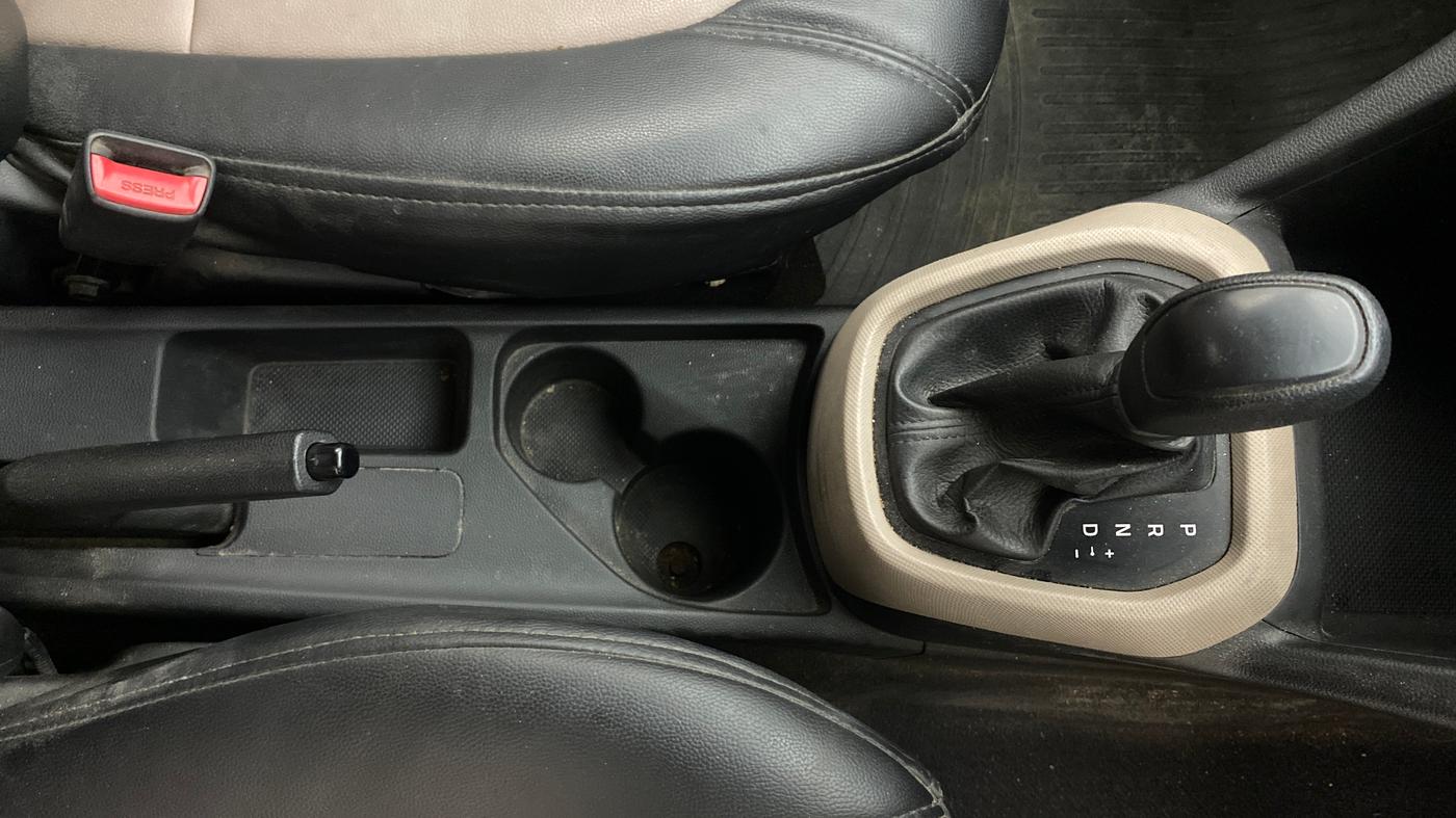2016 Hyundai Grand i10 MAGNA AT 1.2 KAPPA VTVT, Petrol, Automatic, 71,633 km, Gear Lever