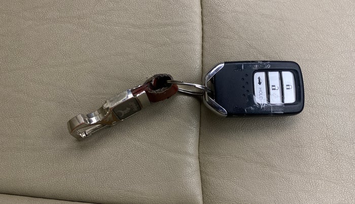 2023 Honda Amaze 1.2L I-VTEC VX CVT, Petrol, Automatic, 46,252 km, Key Close Up