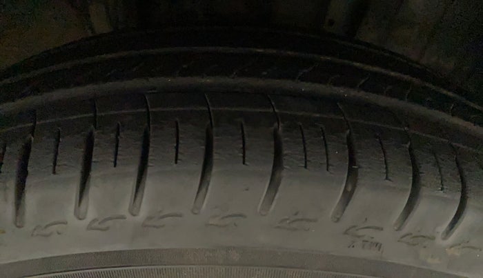 2019 Renault TRIBER RXE MT, Petrol, Manual, 5,887 km, Left Front Tyre Tread