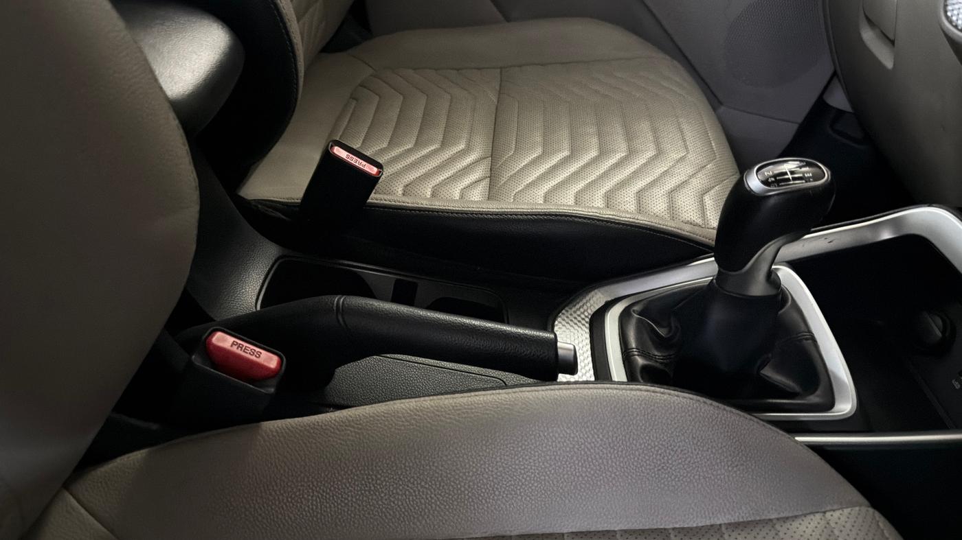 2021 KIA SONET HTX PLUS 1.0 IMT, Petrol, Manual, 42,429 km, Gear Lever