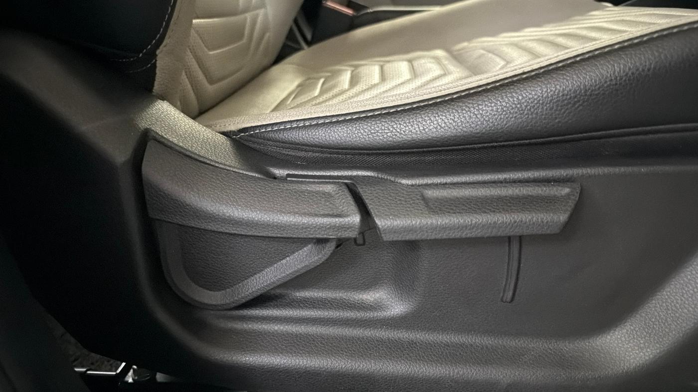 2021 KIA SONET HTX PLUS 1.0 IMT, Petrol, Manual, 42,429 km, Driver Side Adjustment Panel