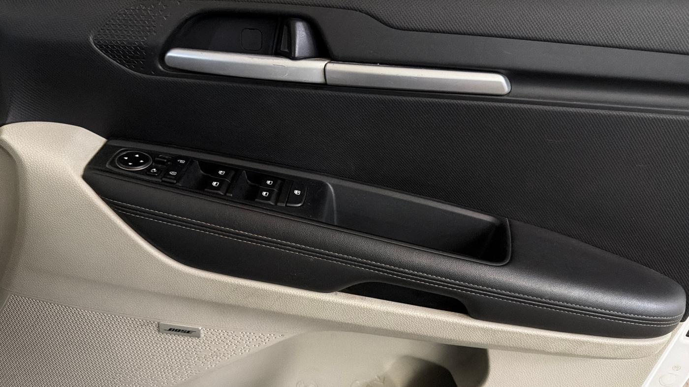 2021 KIA SONET HTX PLUS 1.0 IMT, Petrol, Manual, 42,429 km, Driver Side Door Panels Control
