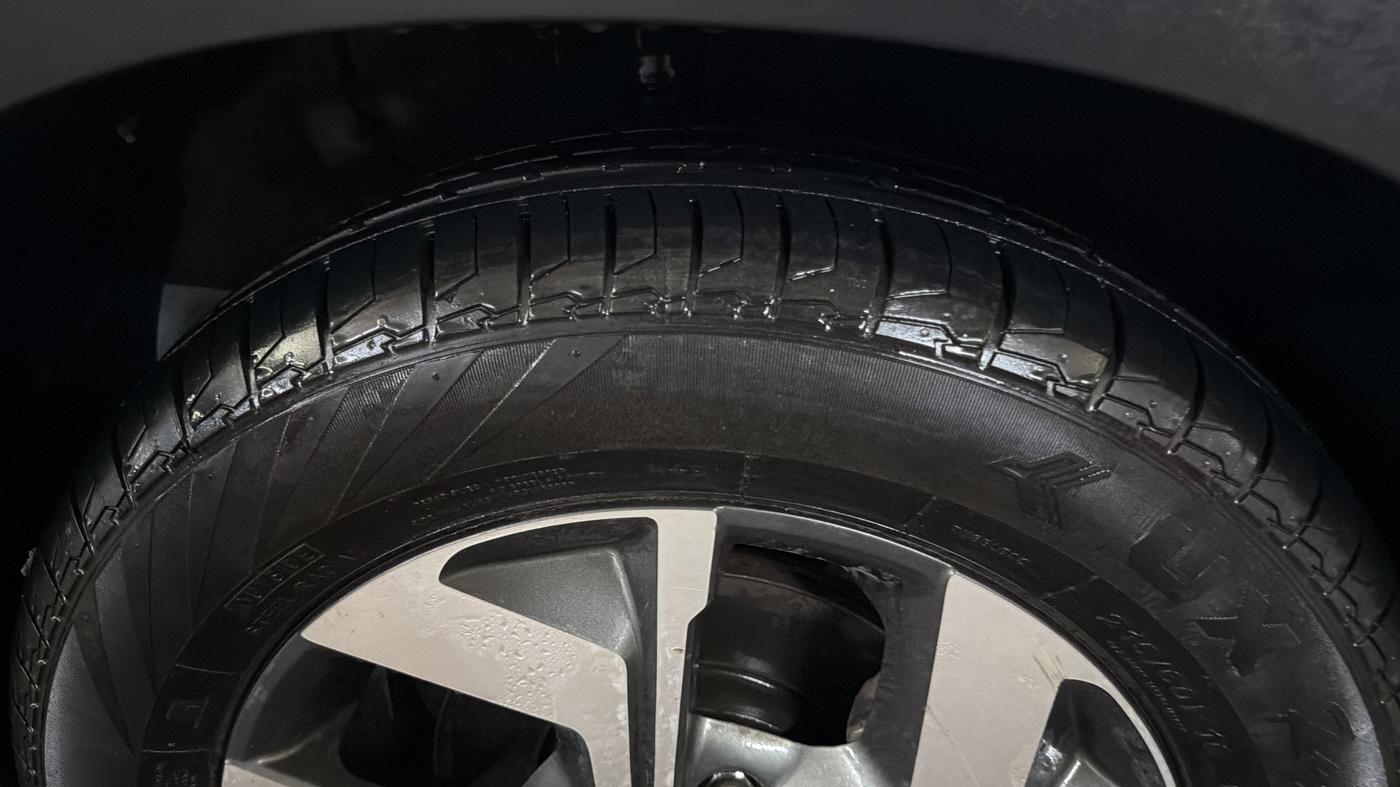 2021 KIA SONET HTX PLUS 1.0 IMT, Petrol, Manual, 42,429 km, Right Front Tyre Tread
