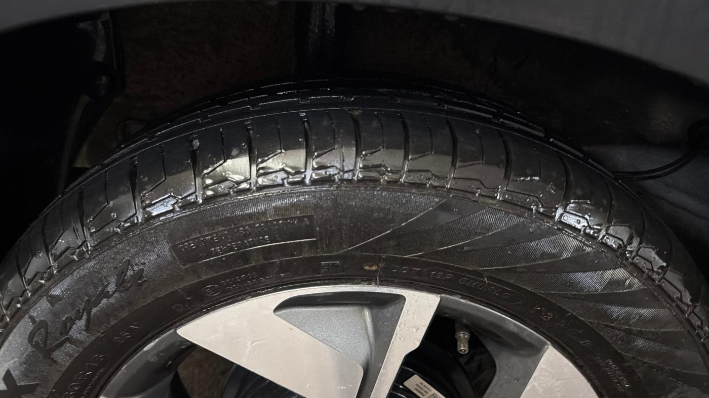 2021 KIA SONET HTX PLUS 1.0 IMT, Petrol, Manual, 42,429 km, Right Rear Tyre Tread