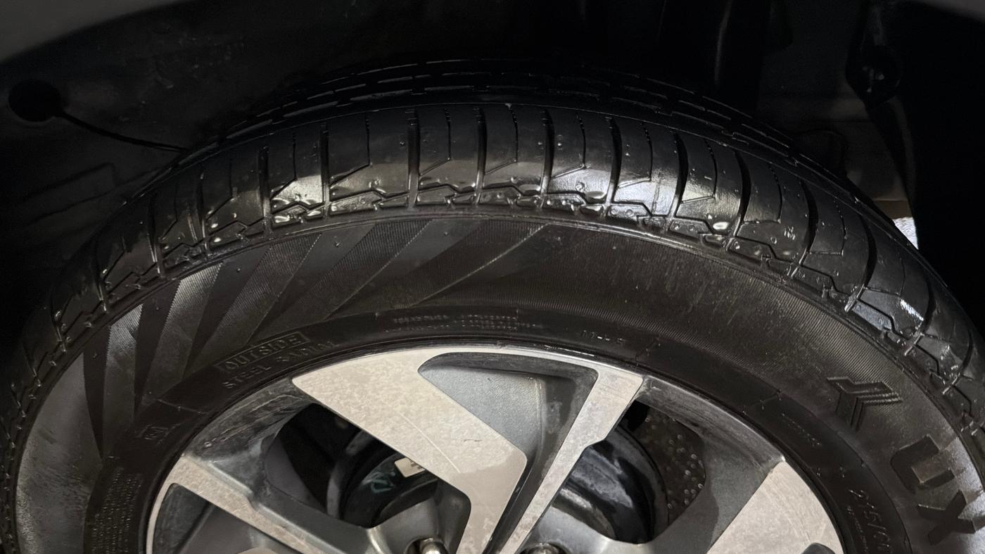 2021 KIA SONET HTX PLUS 1.0 IMT, Petrol, Manual, 42,429 km, Left Rear Tyre Tread