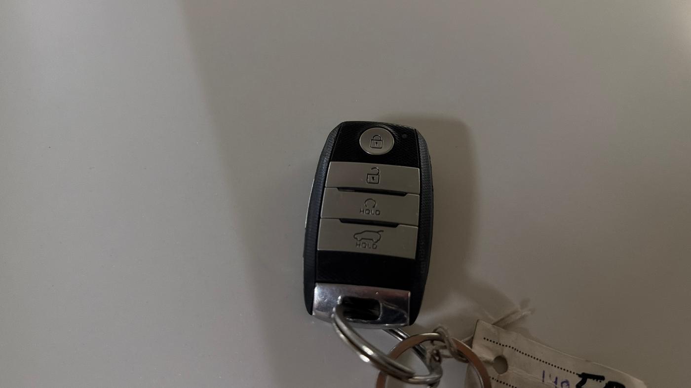 2021 KIA SONET HTX PLUS 1.0 IMT, Petrol, Manual, 42,429 km, Key Close Up