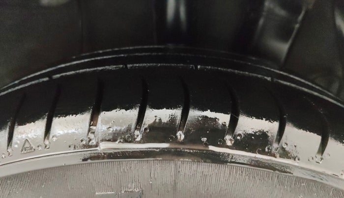 2015 Hyundai Grand i10 ASTA (O) 1.2 KAPPA VTVT, Petrol, Manual, 64,719 km, Left Rear Tyre Tread