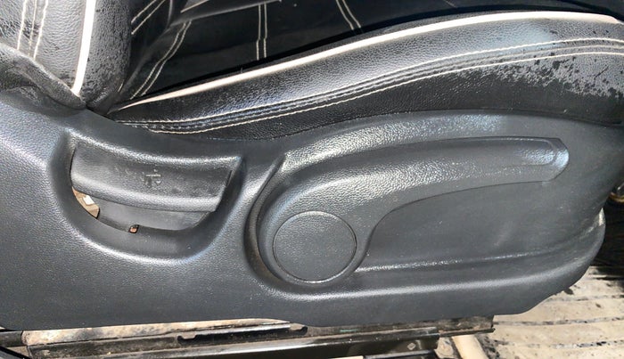 2014 Hyundai Elite i20 SPORTZ 1.2, Petrol, Manual, 77,039 km, Driver Side Adjustment Panel