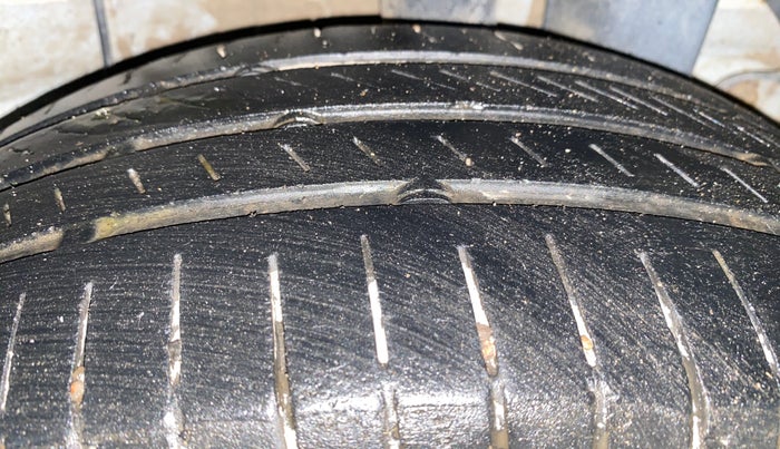 2014 Hyundai Elite i20 SPORTZ 1.2, Petrol, Manual, 77,039 km, Left Rear Tyre Tread