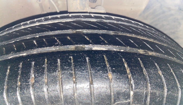 2014 Hyundai Elite i20 SPORTZ 1.2, Petrol, Manual, 77,039 km, Right Front Tyre Tread