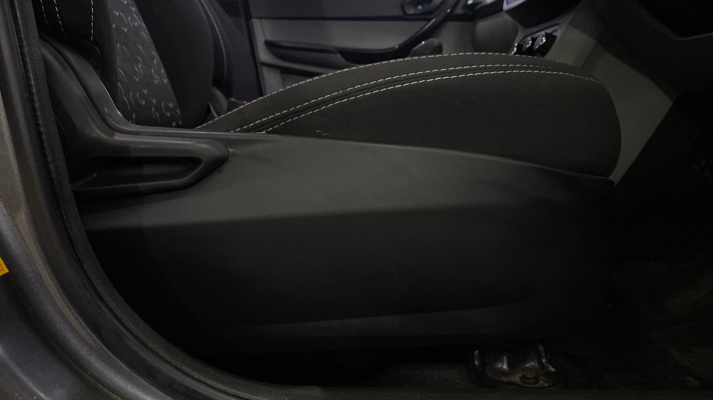 2020 Tata Tiago XT PETROL, Petrol, Manual, 1,14,027 km, Driver Side Adjustment Panel