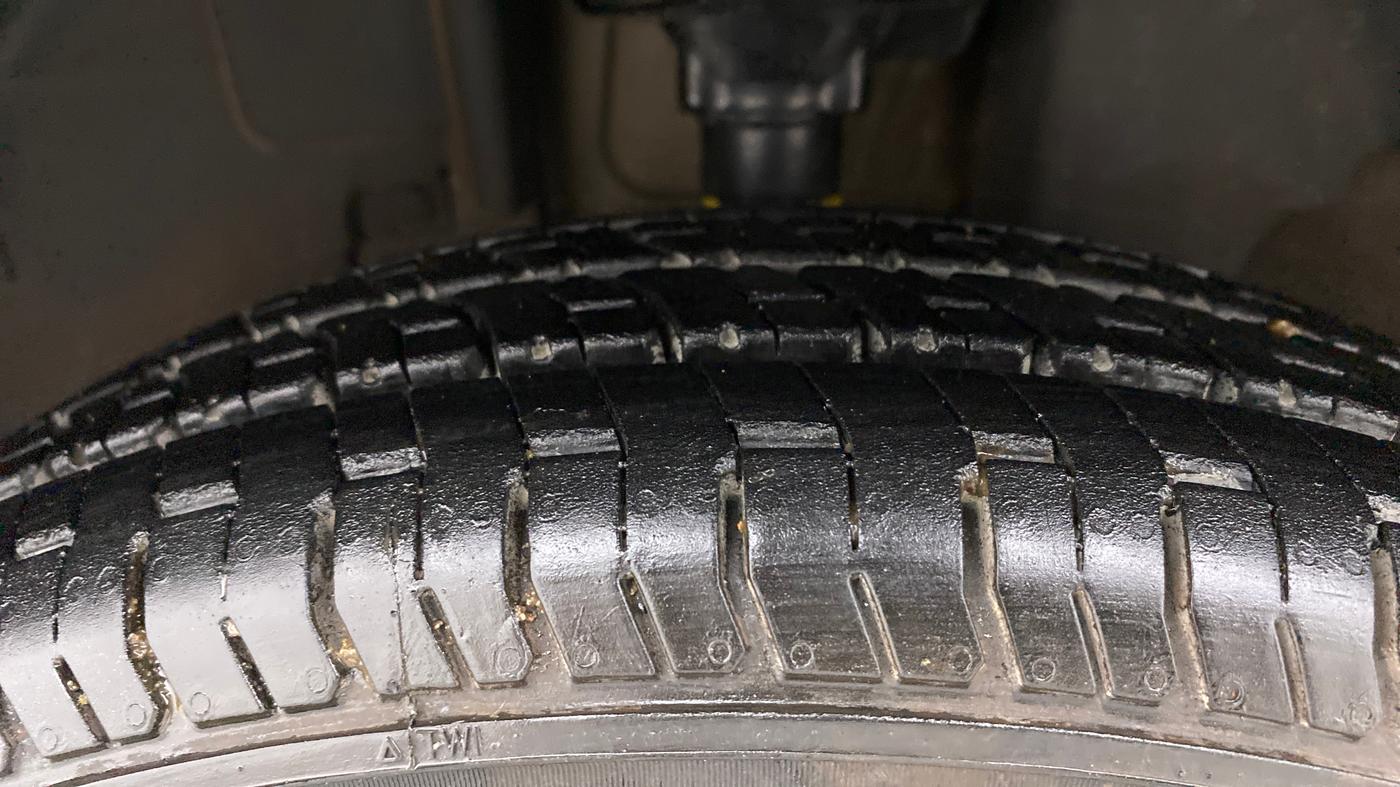 2018 Renault Kwid CLIMBER 1.0 AMT, Petrol, Automatic, 87,072 km, Left Front Tyre Tread