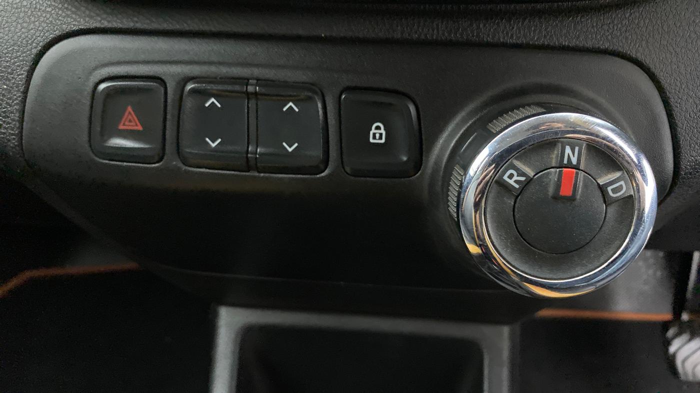 2018 Renault Kwid CLIMBER 1.0 AMT, Petrol, Automatic, 87,072 km, Gear Lever