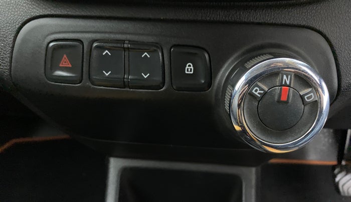 2018 Renault Kwid CLIMBER 1.0 AMT, Petrol, Automatic, 87,072 km, Gear Lever
