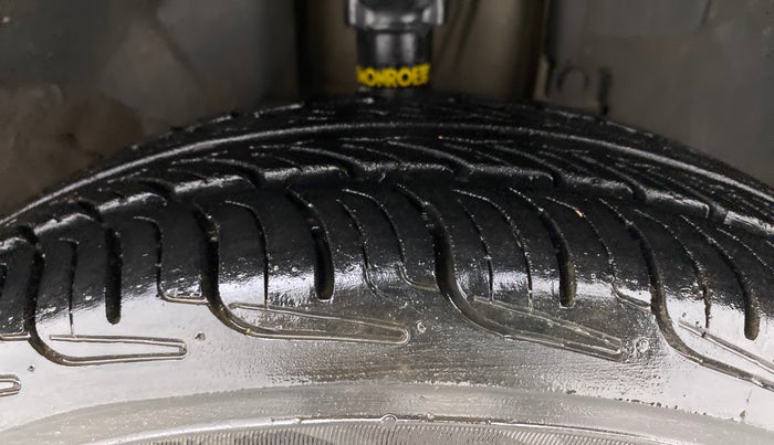 2018 Renault Kwid CLIMBER 1.0 AMT, Petrol, Automatic, 87,072 km, Right Front Tyre Tread
