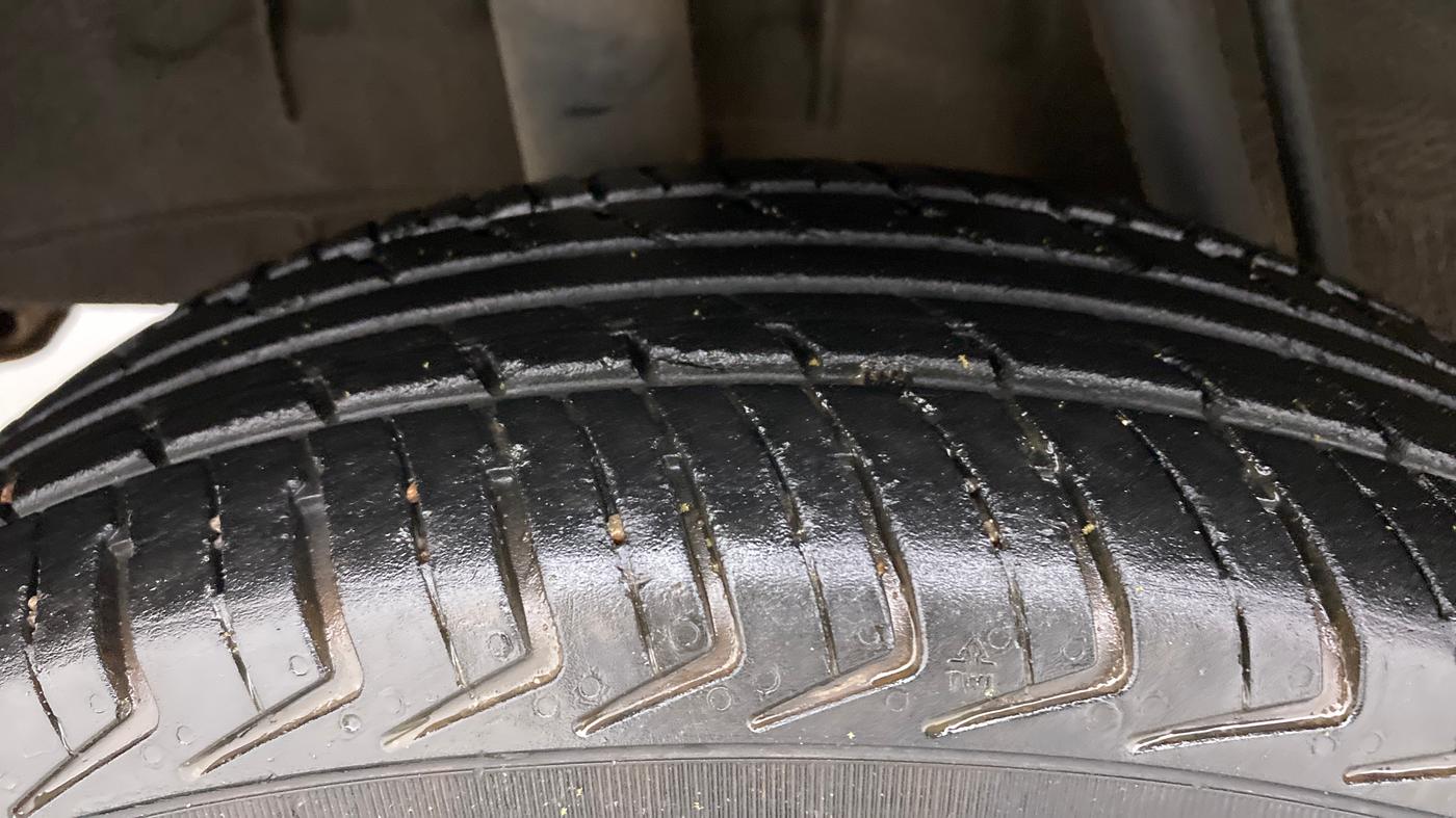 2018 Renault Kwid CLIMBER 1.0 AMT, Petrol, Automatic, 87,072 km, Right Rear Tyre Tread