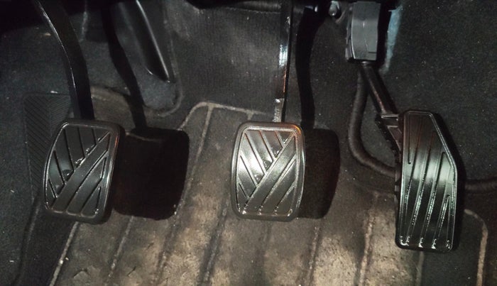 2022 Maruti XL6 ALPHA PLUS MT, Petrol, Manual, 19,622 km, Pedals