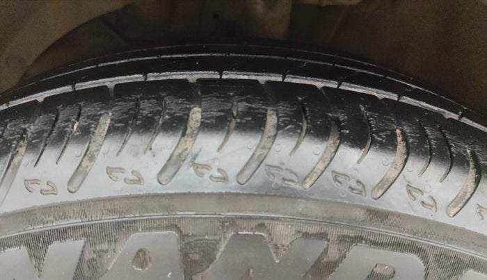 2022 Maruti XL6 ALPHA PLUS MT, Petrol, Manual, 19,622 km, Left Front Tyre Tread