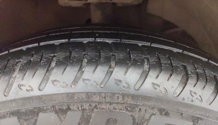 2022 Maruti XL6 ALPHA PLUS MT, Petrol, Manual, 19,622 km, Right Front Tyre Tread