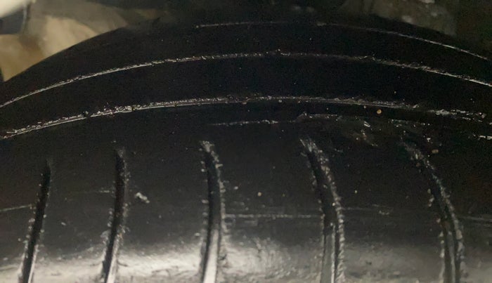 2014 Honda City 1.5L I-VTEC SV, Petrol, Manual, 1,17,892 km, Left Front Tyre Tread