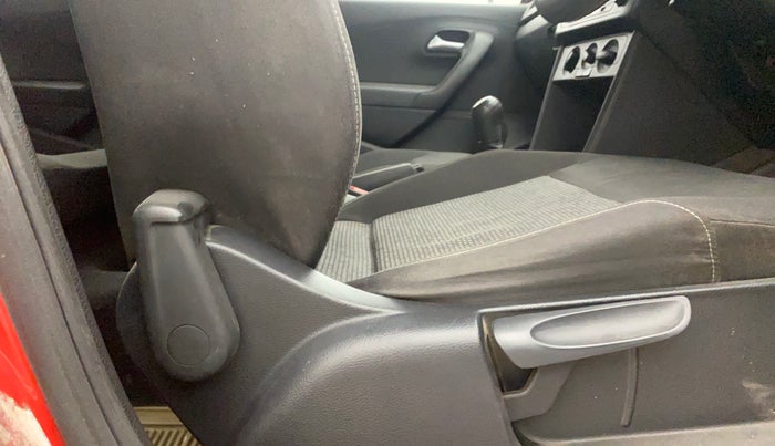 2015 Volkswagen Polo COMFORTLINE 1.2L, Petrol, Manual, 86,711 km, Driver Side Adjustment Panel