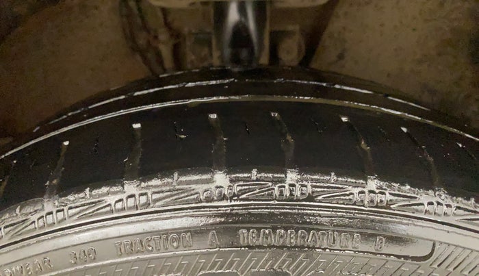 2015 Volkswagen Polo COMFORTLINE 1.2L, Petrol, Manual, 86,711 km, Right Front Tyre Tread