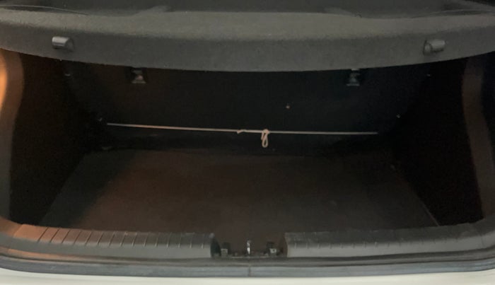 2019 Hyundai Elite i20 ASTA 1.2 (O), Petrol, Manual, 74,743 km, Boot Inside