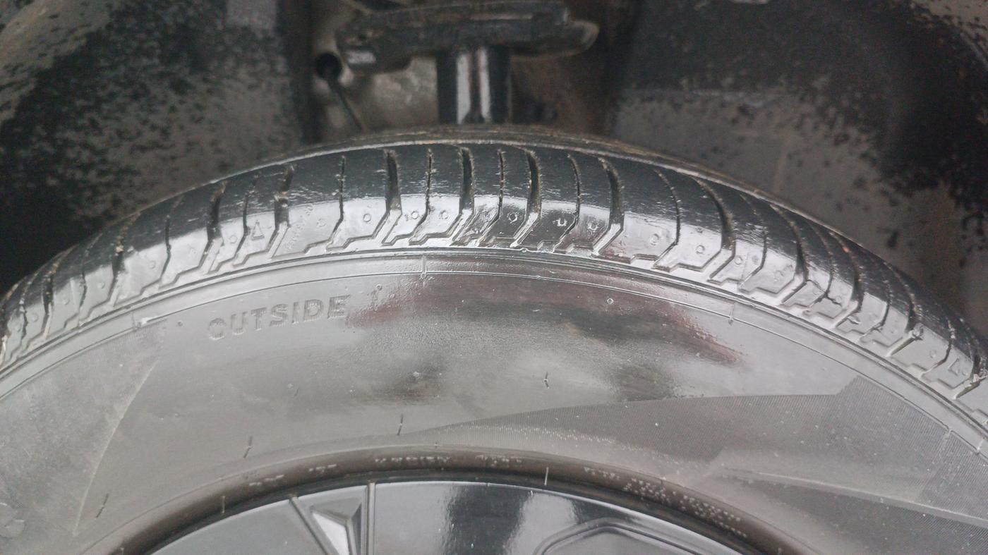 2024 Tata PUNCH PURE MT, Petrol, Manual, 26,139 km, Right Front Tyre Tread