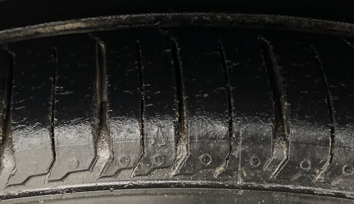 2017 Maruti Ciaz ZETA DIESEL 1.3, Diesel, Manual, 78,242 km, Left Front Tyre Tread