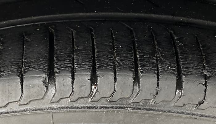 2017 Maruti Ciaz ZETA DIESEL 1.3, Diesel, Manual, 78,242 km, Left Rear Tyre Tread