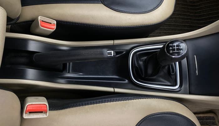 2017 Maruti Ciaz ZETA DIESEL 1.3, Diesel, Manual, 78,242 km, Gear Lever