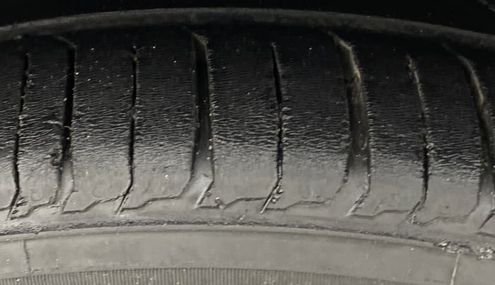 2017 Maruti Ciaz ZETA DIESEL 1.3, Diesel, Manual, 78,242 km, Right Rear Tyre Tread